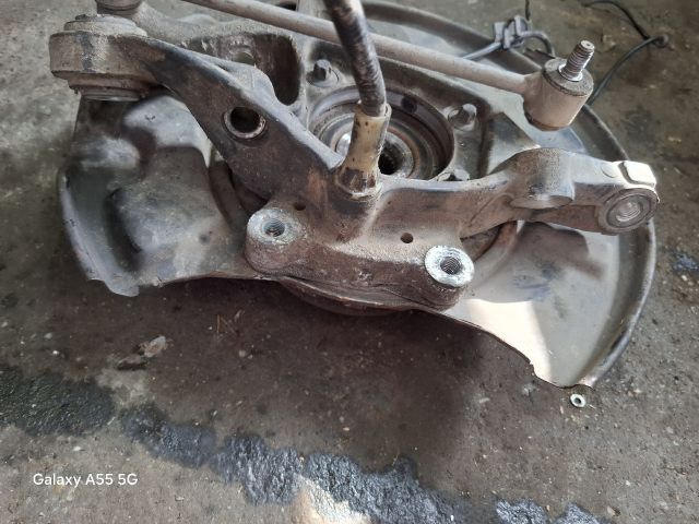 bontott MERCEDES-BENZ E-CLASS Bal hátsó Csonkállvány Kerékaggyal