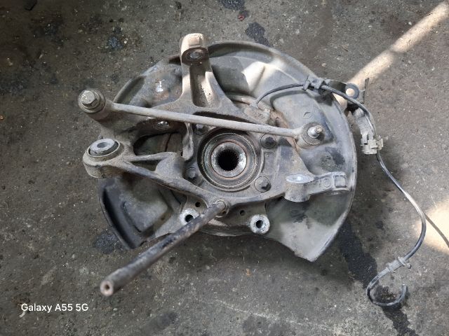 bontott MERCEDES-BENZ E-CLASS Bal hátsó Csonkállvány Kerékaggyal