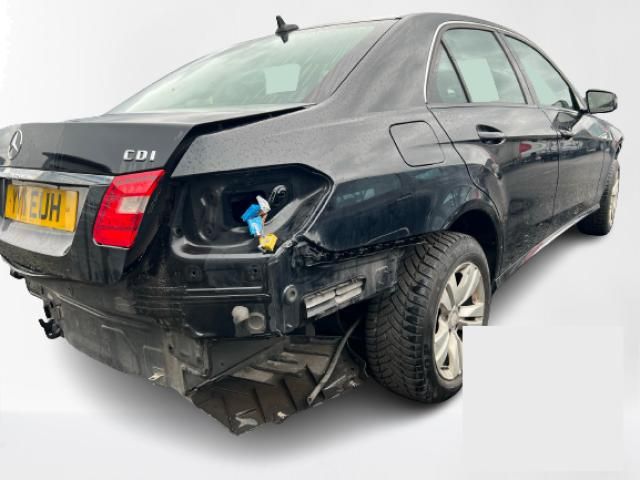 bontott MERCEDES-BENZ E-CLASS Bal hátsó Csonkállvány