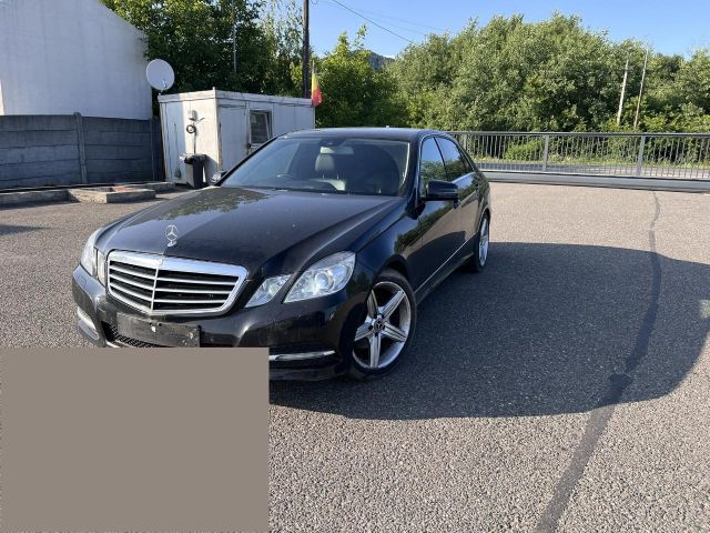 bontott MERCEDES-BENZ E-CLASS Bal hátsó Kilincs Burkolat
