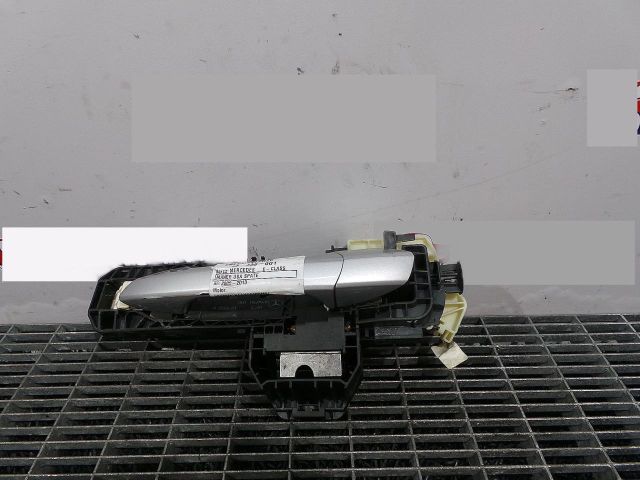 bontott MERCEDES-BENZ E-CLASS Bal hátsó Külső Kilincs