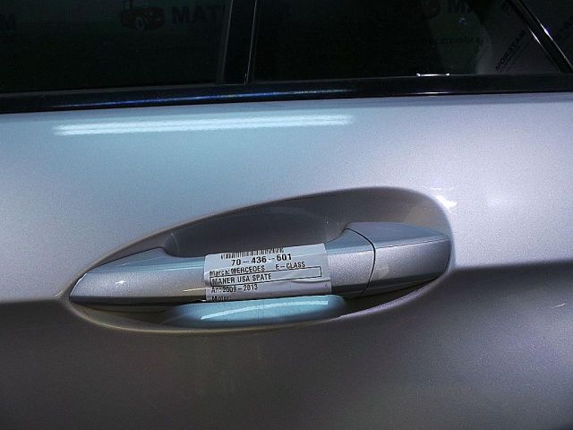 bontott MERCEDES-BENZ E-CLASS Bal hátsó Külső Kilincs