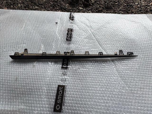 bontott MERCEDES-BENZ E-CLASS Bal hátsó Küszöb Díszléc