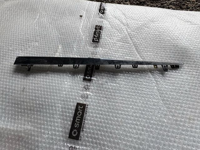 bontott MERCEDES-BENZ E-CLASS Bal hátsó Küszöb Díszléc