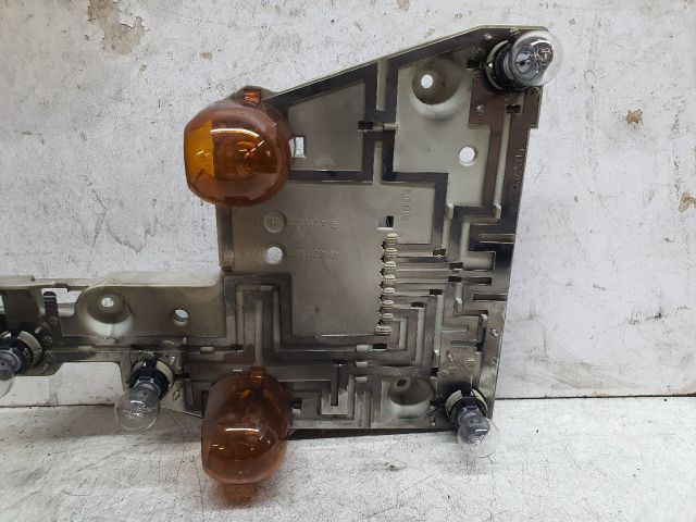 bontott MERCEDES-BENZ E-CLASS Bal Hátsó Lámpa Foglalat