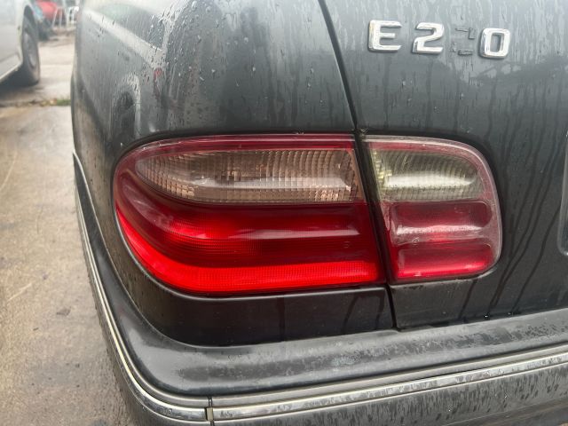 bontott MERCEDES-BENZ E-CLASS Bal Hátsó Lámpa