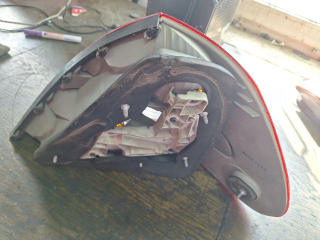 bontott MERCEDES-BENZ E-CLASS Bal Hátsó Lámpa