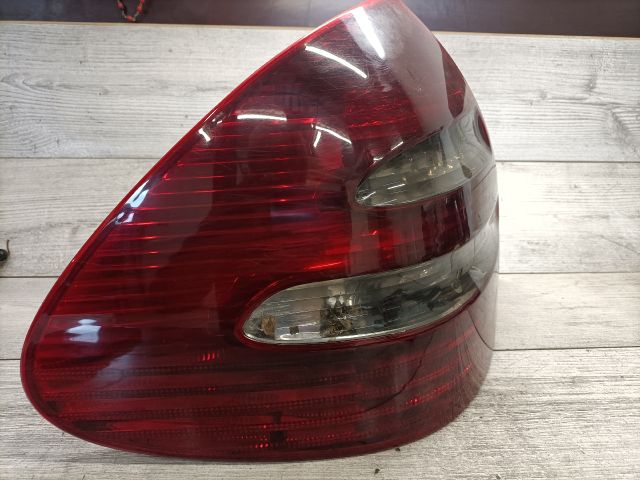 bontott MERCEDES-BENZ E-CLASS Bal Hátsó Lámpa