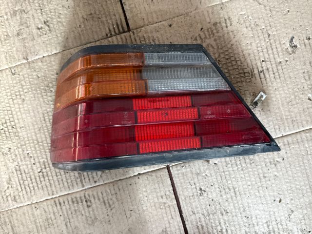 bontott MERCEDES-BENZ E-CLASS Bal Hátsó Lámpa