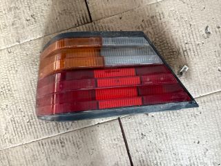 bontott MERCEDES-BENZ E-CLASS Bal Hátsó Lámpa