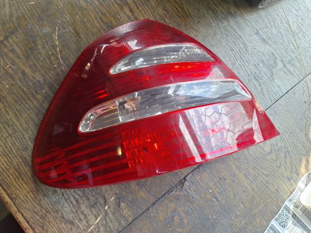 bontott MERCEDES-BENZ E-CLASS Bal Hátsó Lámpa