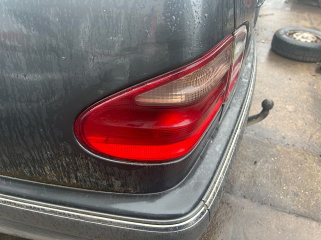 bontott MERCEDES-BENZ E-CLASS Bal Hátsó Lámpa