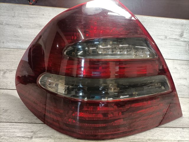 bontott MERCEDES-BENZ E-CLASS Bal Hátsó Lámpa