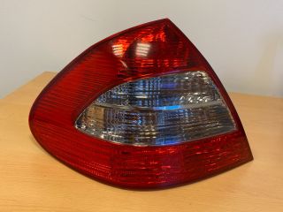 bontott MERCEDES-BENZ E-CLASS Bal Hátsó Lámpa