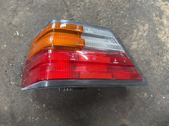 bontott MERCEDES-BENZ E-CLASS Bal Hátsó Lámpa