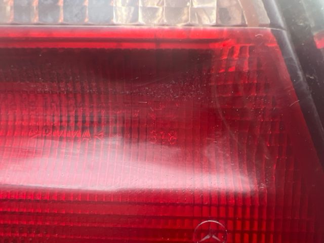 bontott MERCEDES-BENZ E-CLASS Bal Hátsó Lámpa