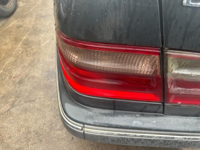 bontott MERCEDES-BENZ E-CLASS Bal Hátsó Lámpa