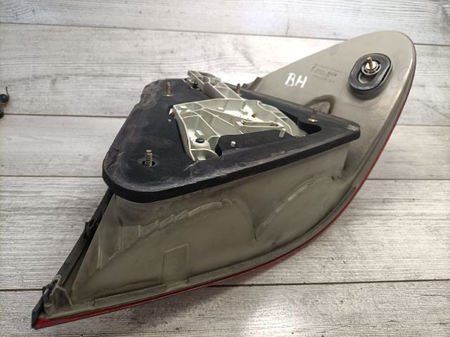 bontott MERCEDES-BENZ E-CLASS Bal Hátsó Lámpa