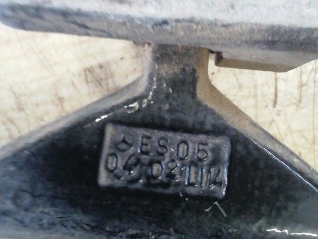 bontott MERCEDES-BENZ E-CLASS Bal hátsó Zsanér