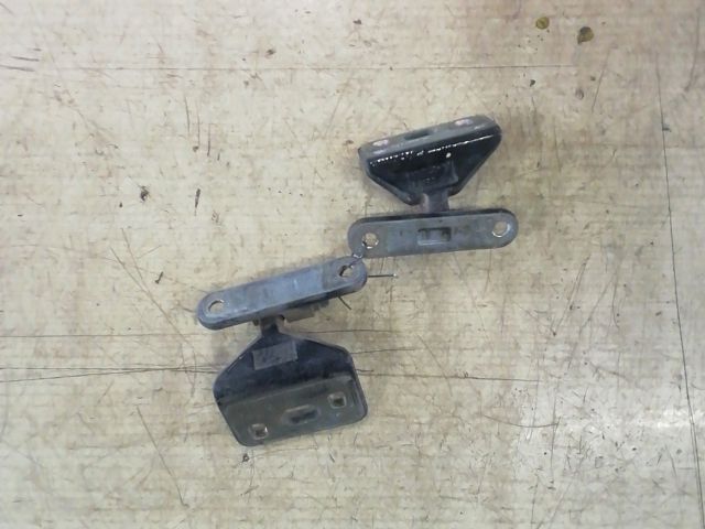 bontott MERCEDES-BENZ E-CLASS Bal hátsó Zsanér