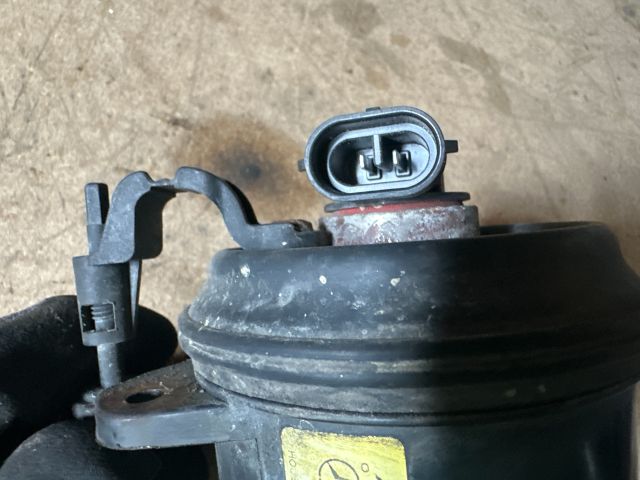 bontott MERCEDES-BENZ E-CLASS Bal Ködfényszóró