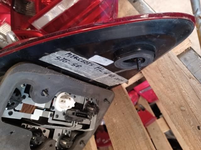 bontott MERCEDES-BENZ E-CLASS Bal Külső Hátsó Lámpa