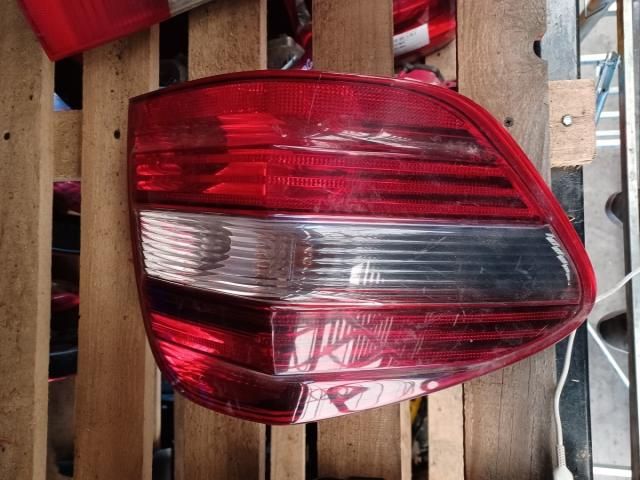 bontott MERCEDES-BENZ E-CLASS Bal Külső Hátsó Lámpa