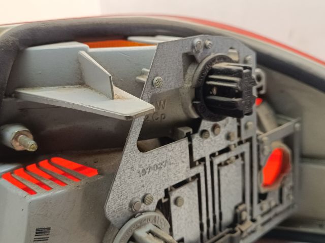 bontott MERCEDES-BENZ E-CLASS Bal Külső Hátsó Lámpa