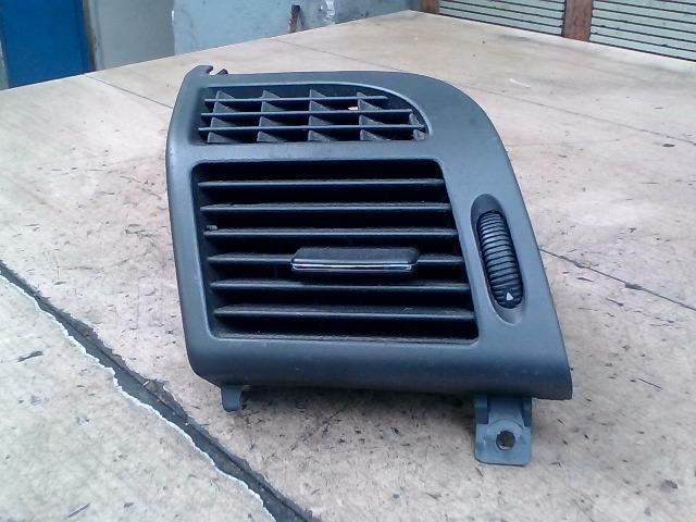 bontott MERCEDES-BENZ E-CLASS Bal Szellőző