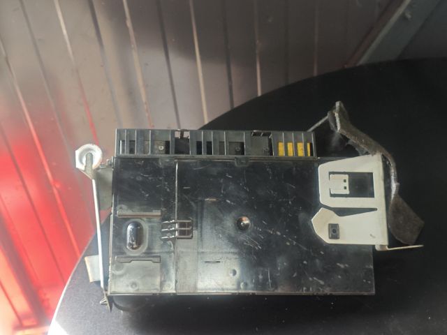 bontott MERCEDES-BENZ E-CLASS Biztosítéktábla Csomagtér