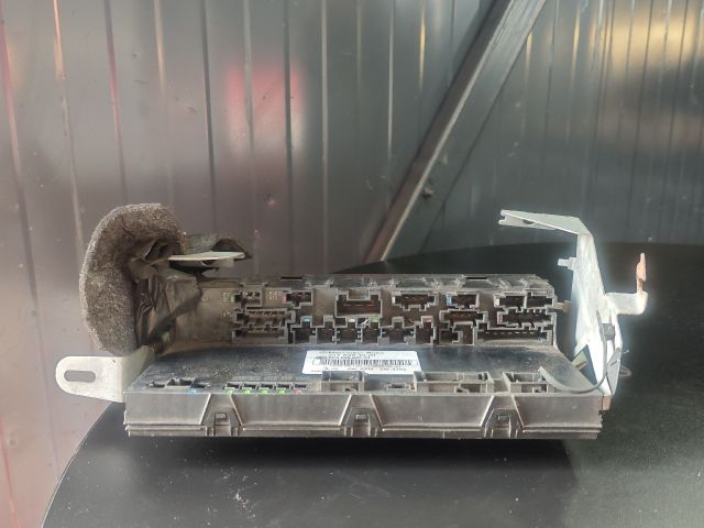 bontott MERCEDES-BENZ E-CLASS Biztosítéktábla Csomagtér