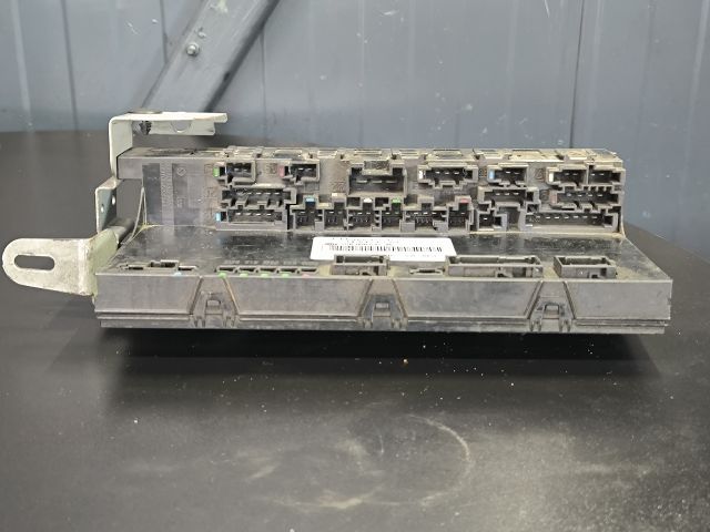 bontott MERCEDES-BENZ E-CLASS Biztosítéktábla Csomagtér