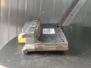 bontott MERCEDES-BENZ E-CLASS Biztosítéktábla Csomagtér