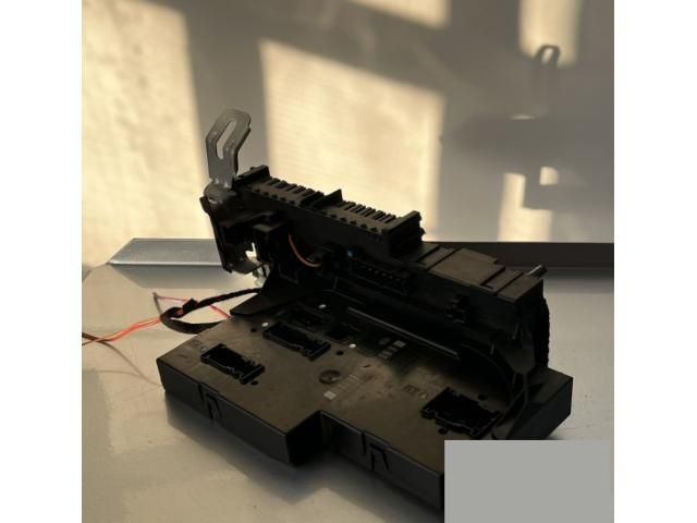 bontott MERCEDES-BENZ E-CLASS Biztosítéktábla Csomagtér