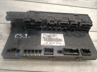 bontott MERCEDES-BENZ E-CLASS Biztosítéktábla Csomagtér