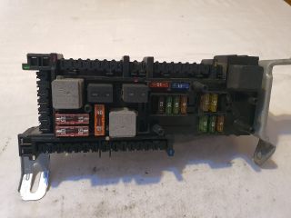 bontott MERCEDES-BENZ E-CLASS Biztosítéktábla Csomagtér