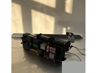 bontott MERCEDES-BENZ E-CLASS Biztosítéktábla Csomagtér