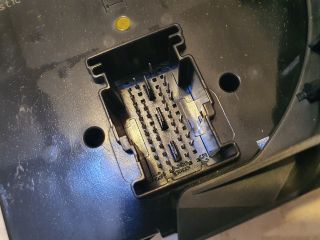 bontott MERCEDES-BENZ E-CLASS Biztosítéktábla Csomagtér