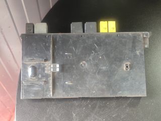 bontott MERCEDES-BENZ E-CLASS Biztosítéktábla Csomagtér