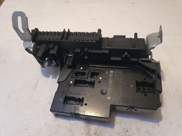 bontott MERCEDES-BENZ E-CLASS Biztosítéktábla Csomagtér