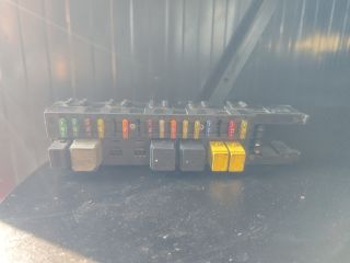 bontott MERCEDES-BENZ E-CLASS Biztosítéktábla Csomagtér