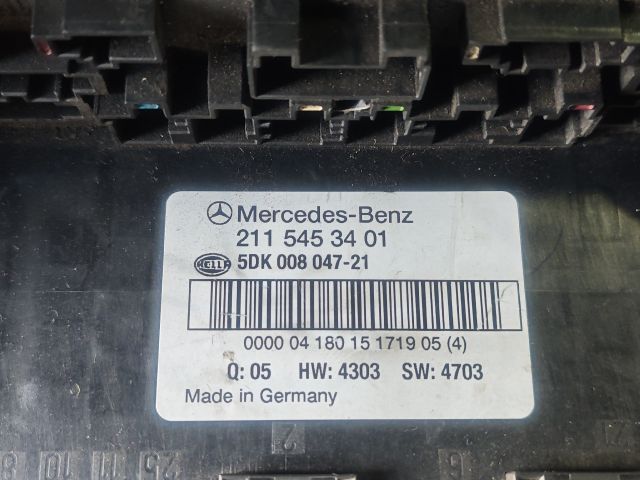 bontott MERCEDES-BENZ E-CLASS Biztosítéktábla Csomagtér