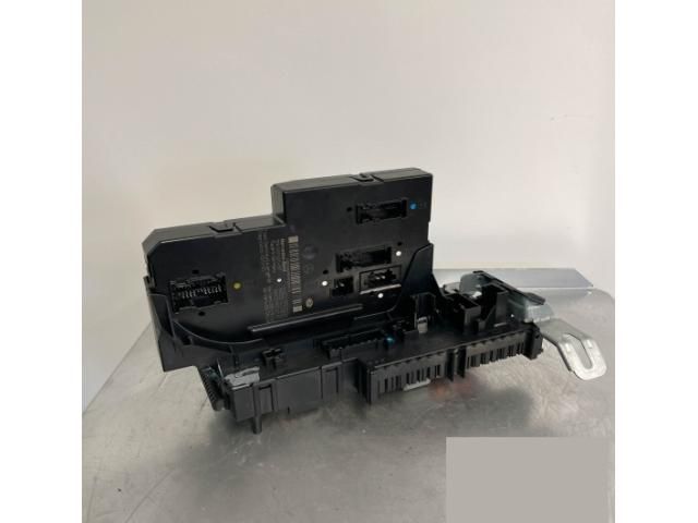 bontott MERCEDES-BENZ E-CLASS Biztosítéktábla Csomagtér