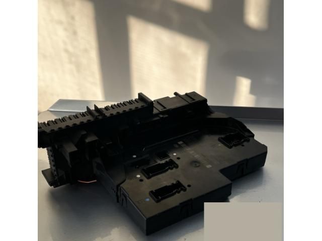 bontott MERCEDES-BENZ E-CLASS Biztosítéktábla Csomagtér