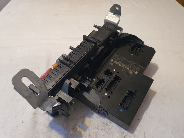 bontott MERCEDES-BENZ E-CLASS Biztosítéktábla Csomagtér