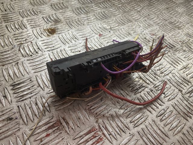 bontott MERCEDES-BENZ E-CLASS Biztosítéktábla Doboz