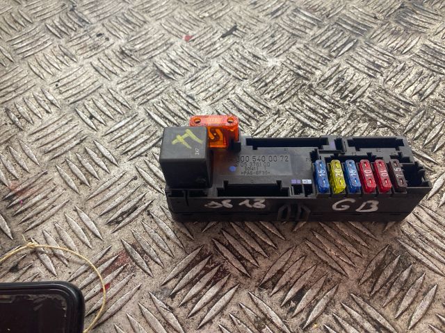 bontott MERCEDES-BENZ E-CLASS Biztosítéktábla Doboz