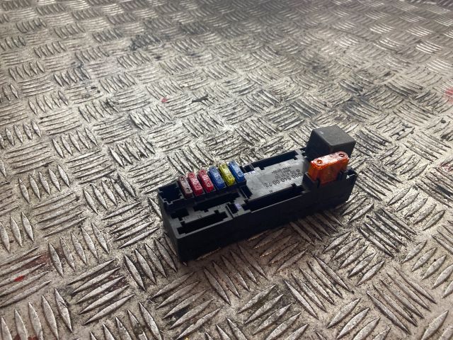 bontott MERCEDES-BENZ E-CLASS Biztosítéktábla Doboz