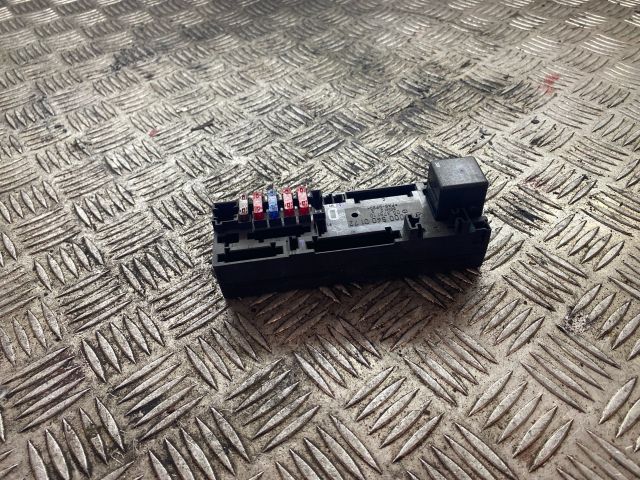 bontott MERCEDES-BENZ E-CLASS Biztosítéktábla Doboz