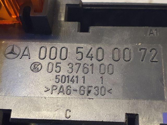 bontott MERCEDES-BENZ E-CLASS Biztosítéktábla Doboz